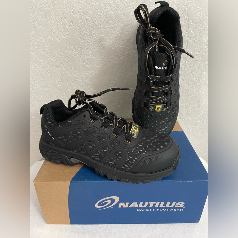 Nautilus Safety Footwear Stratus Industrial Shoe (N1961) Womens Size 7 Wide
